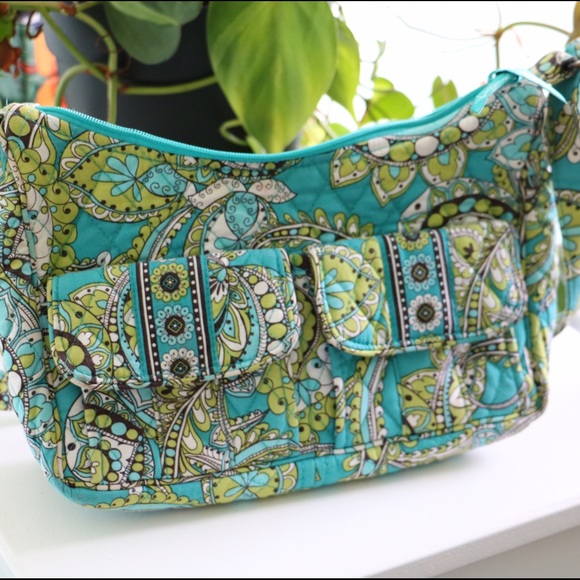 EUC Vera Bradley Libby bag in Peacock pattern