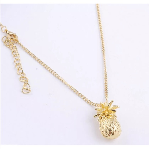 ✨🍾2 x HOST PICK✨🍾🍍PINEAPPLE NECKLACE 🍍 - Picture 3 of 4