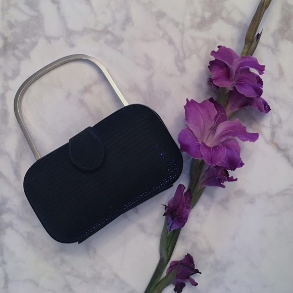 Elegant evening clutch - Picture 1 of 3