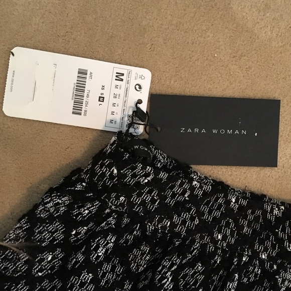 NWT mid length skirt from Zara Woman - Picture 2 of 3