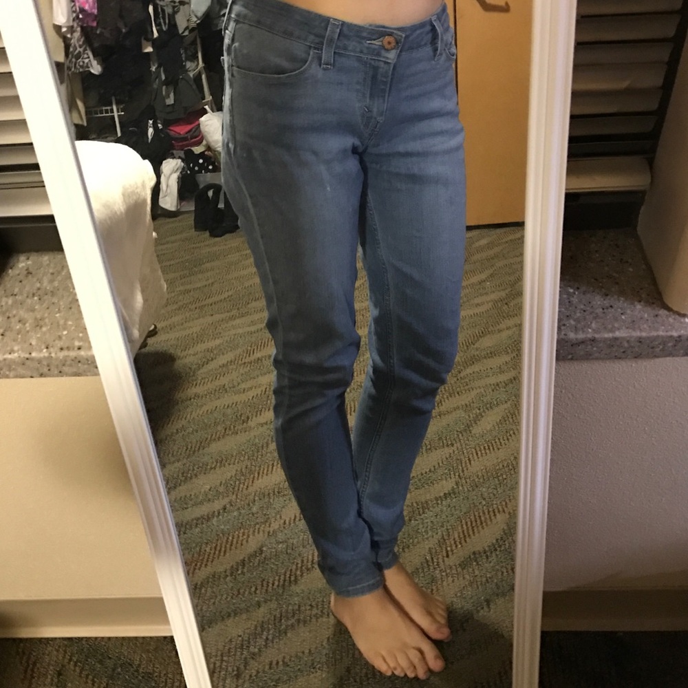 Levi's light blue mid-rise jeans