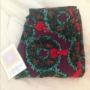 One size lularoe Christmas wreath leggings