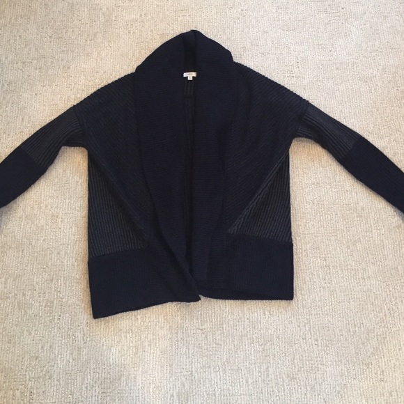 Vince oversized cardigan sweater size XS