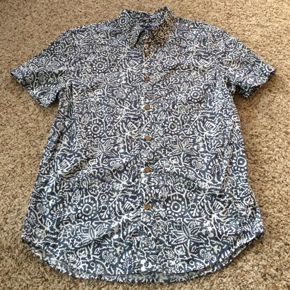 NEW American Eagle Button Down shirt
