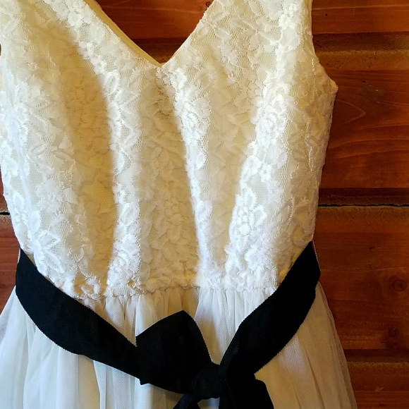 XXI Ivory Lace Bodice Dress - Picture 2 of 6