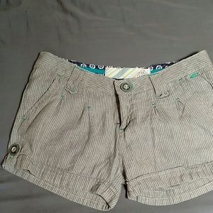O'Neill super cute shorts