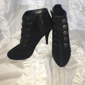 SALE! - Guess booties