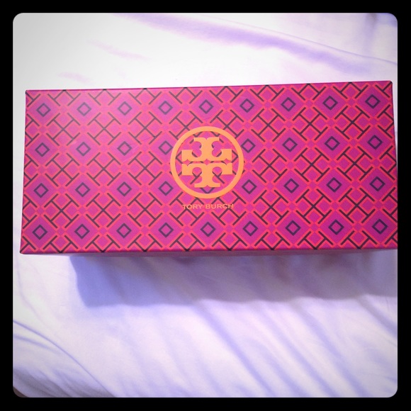 Tory Burch box