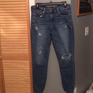 Super skinny jeans with holes