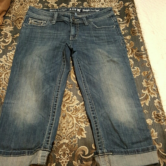 Apt. 9 Straight Leg Capri