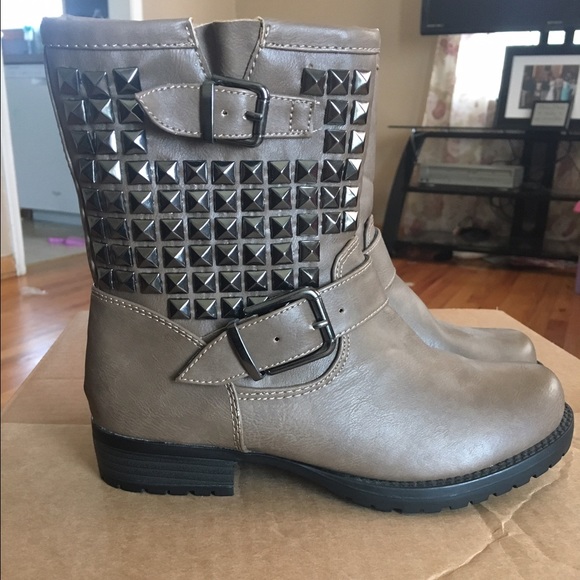 Soda studded combat boots!