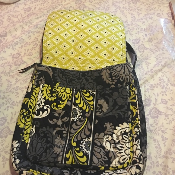 Vera Bradley cross body - Picture 2 of 4