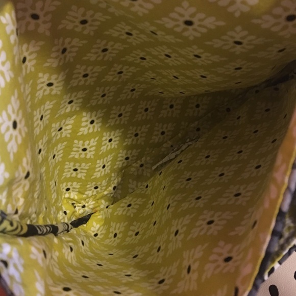 Vera Bradley cross body - Picture 3 of 4