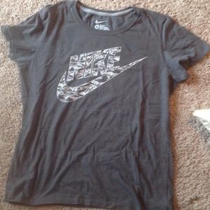 Nike tee