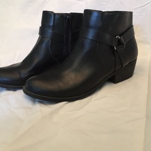 Kenneth Cole Reaction Short Boots