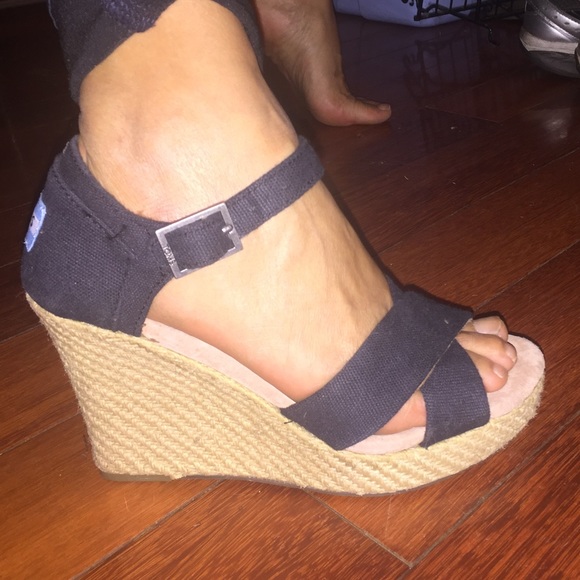 black TOMS wedges