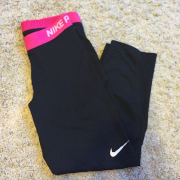 Nike pro capris