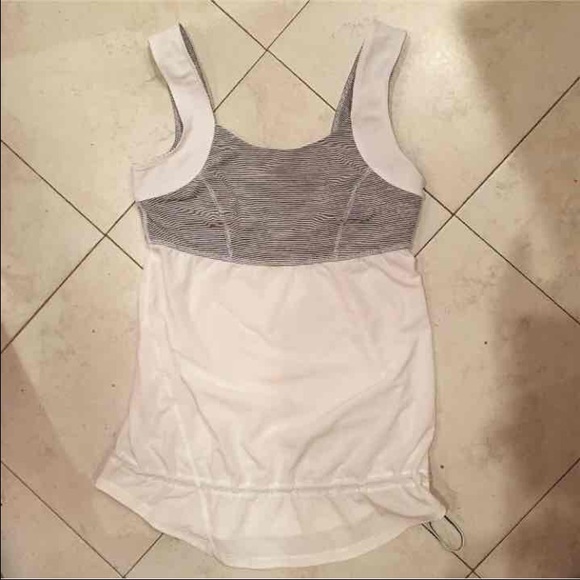 Lululemon tank - Picture 1 of 4