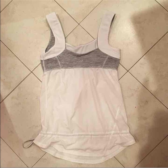 Lululemon tank - Picture 2 of 4