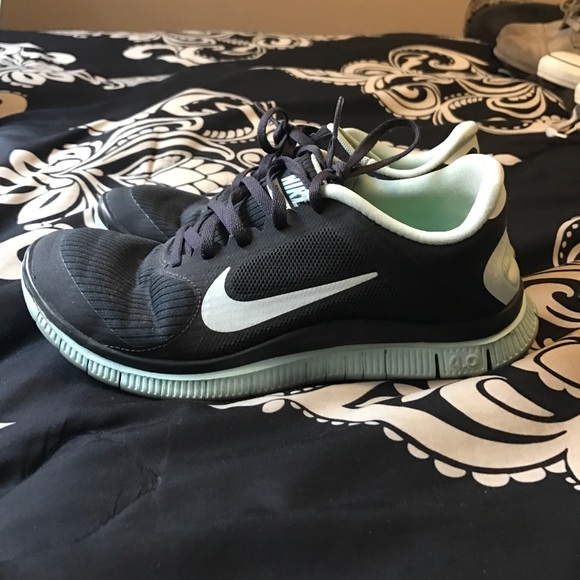 Nike 4.0 V3 running shoes