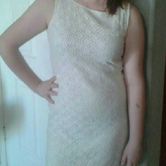 Off-white/cream lace dress