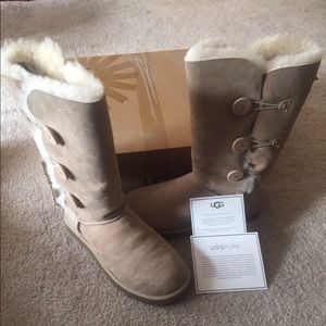 UGG Bailey button triplet