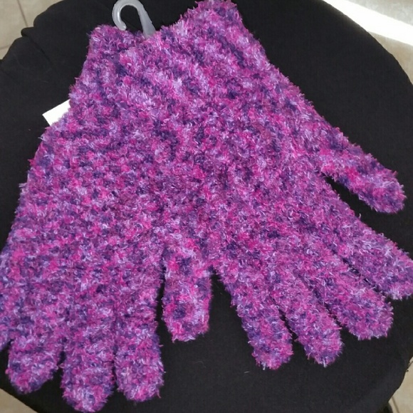 Mittens - Picture 2 of 2
