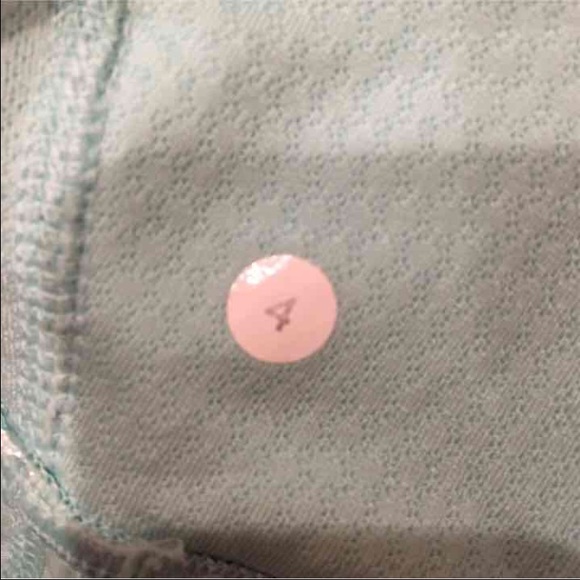 Lululemon tank - Picture 3 of 3