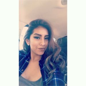 Meet your Posher, Reyna