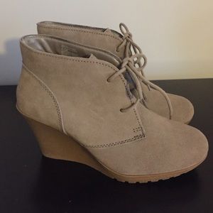 White Mountain icon beige suede wedge booties 6.5