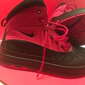 Nike High Sneaker Boots Black/Red