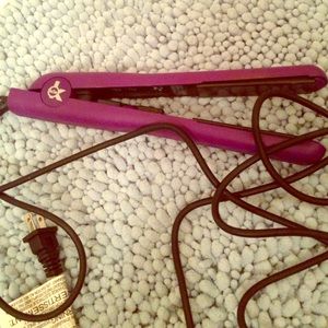 Kors straightener