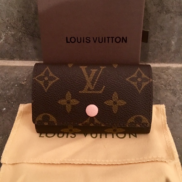Louis Vuitton 6 Key Holder