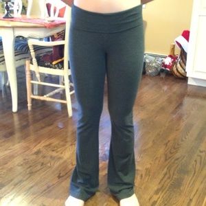 Dark grey solow yoga pants