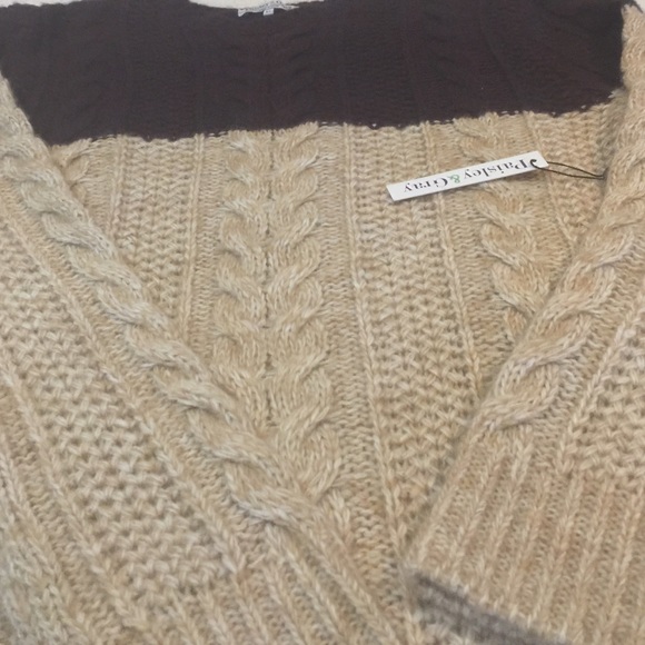 BNWT Paisley & Gray Wool Sweater