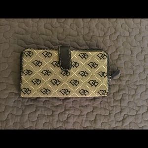 Dooney and Bourke wallet