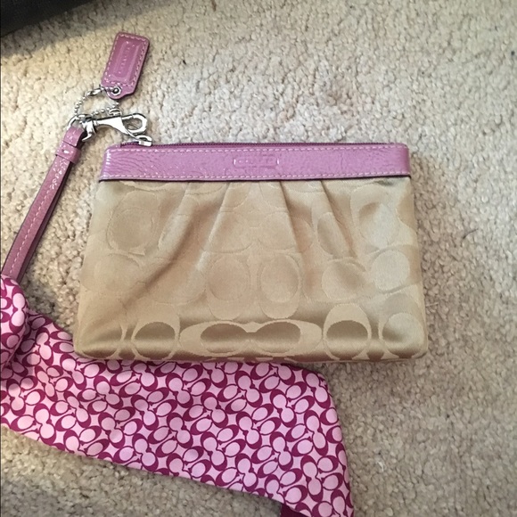 authentic coach wristlet with matching scarf