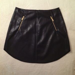 Faux leather mini skirt