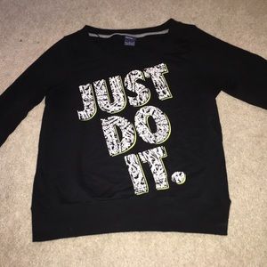 Nike pullover sweatshirt