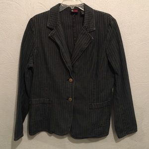 Denim/jean jacket. Denim blazer.