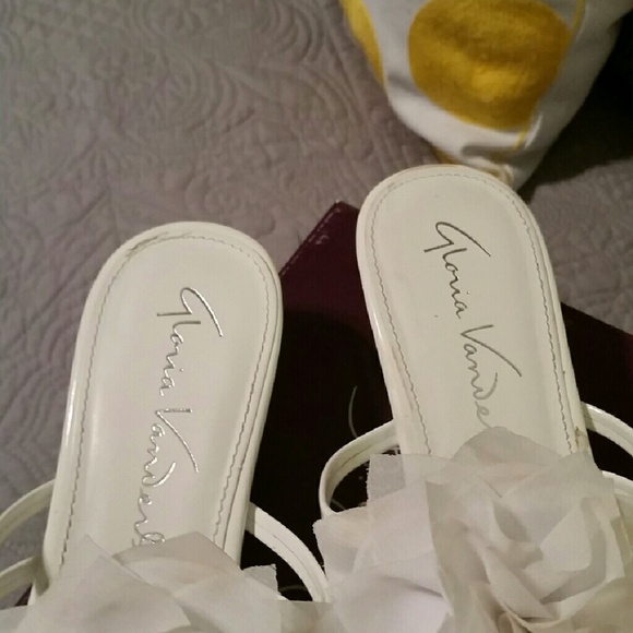 Sandles - Sold - Picture 4 of 4