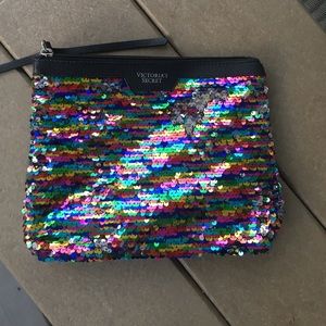 Victoria's Secret Makeup Bag ❄️
