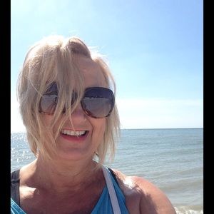 Meet your Posher, Julie