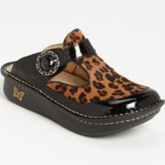 Algeria leopard print clogs