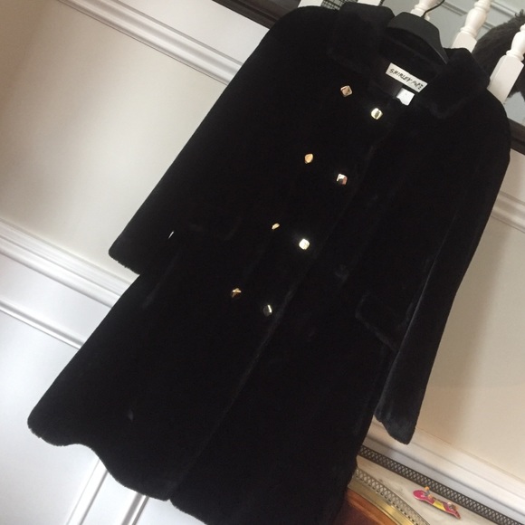 borgazia Jackets & Blazers - Vintage faux fur coat Borgazia
