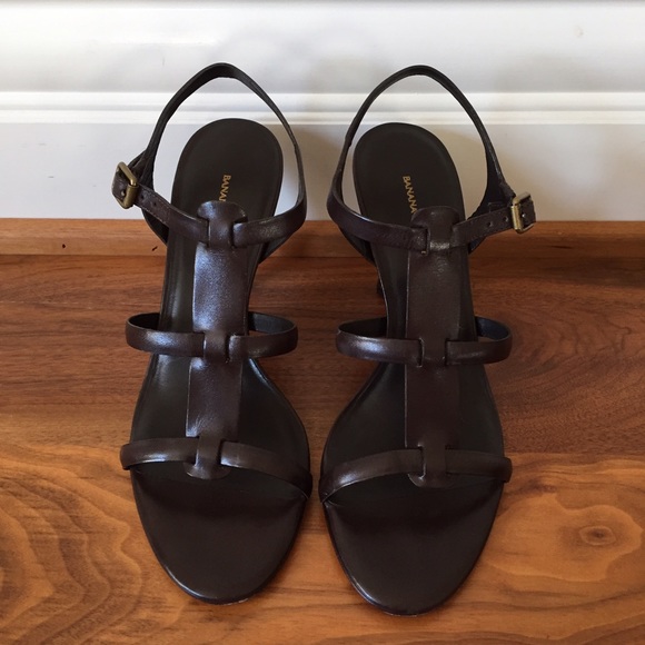 Banana Republic Fabienne T-Strap Sandals