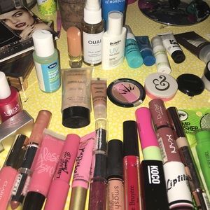 60 piece makeup bundle