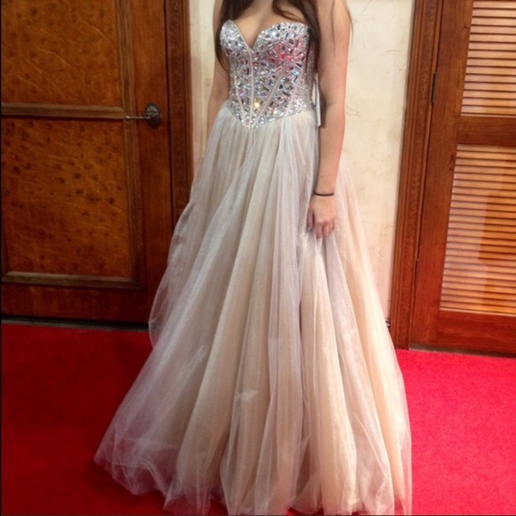 Sherri Hill nude prom dress!