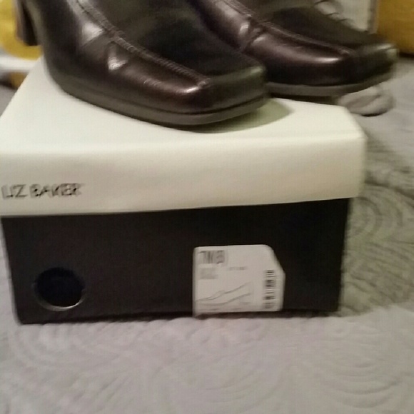 Shoes - Picture 4 of 4