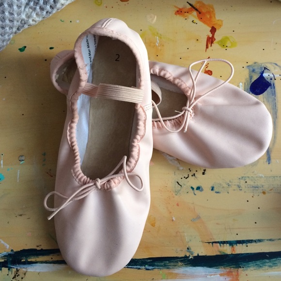 NWOT Girl's ballet slippers